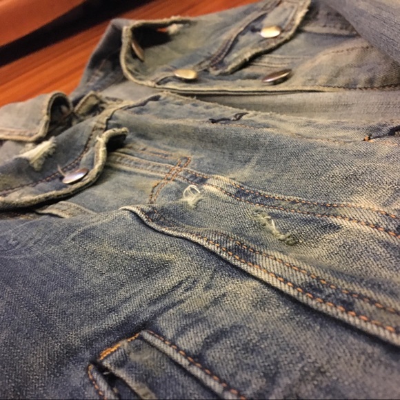 Cropped Jean Jacket - Picture 2 of 5